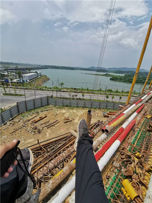 兰西县作业中发生设备损坏或人员意外，责任怎么划分？